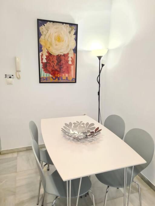 C Palacio Parking Segun Disponibilidad เซบีญา ภายนอก รูปภาพ
